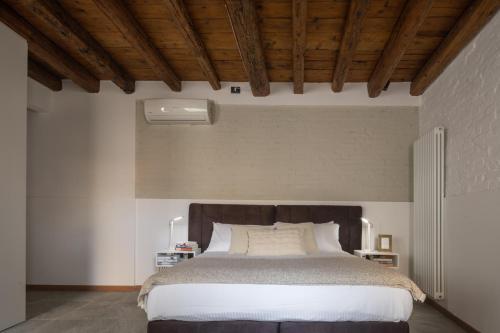 Castello Apartment with Garden R&R photo 3