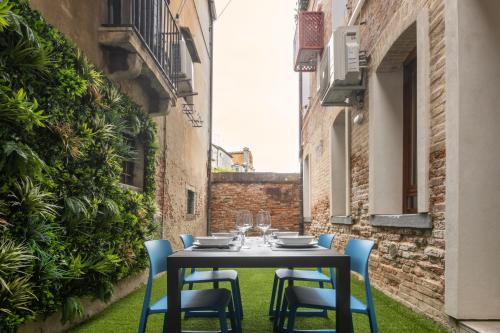 Castello Apartment with Garden R&R photo 15