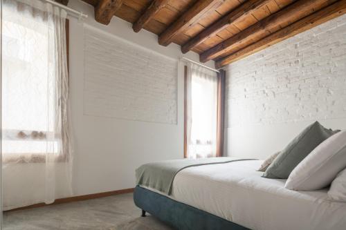 Castello Apartment with Garden R&R photo 20