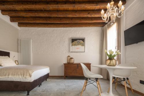 Castello Apartment with Garden R&R photo 11