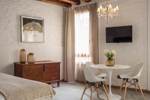 Castello Apartment with Garden R&R photo 22