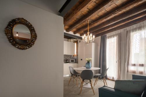 Castello Apartment with Garden R&R photo 5