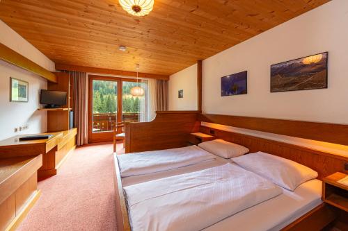 Panorama Hotel CIS - bed and breakfast