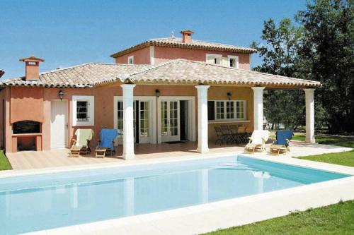 Villa in Fayence with Private Pool & Jacuzzi