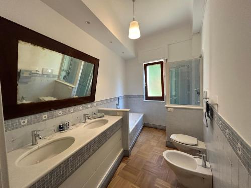 Koupelna v ubytování Maramà B&B Sorrento