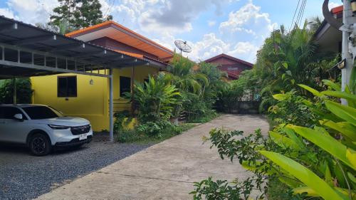 Gallery image of Lucky Home Prakhon Chai in Prakhon Chai