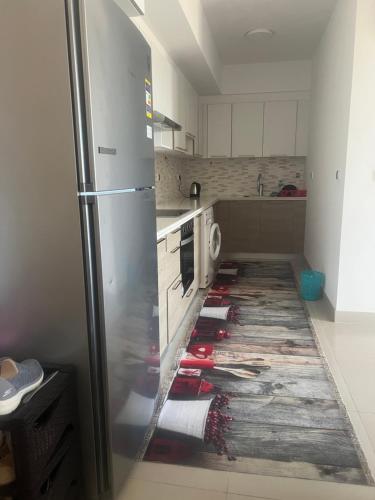 エル・アラメインにあるMarassi 3CRの床の付いたキッチン