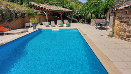 Piscina a Chambre cosy avec cuisine au cœur du Beaujolais o a prop