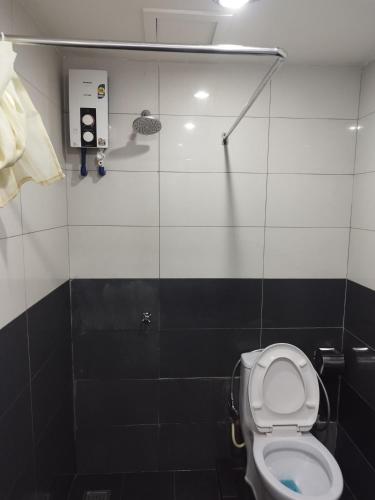 Bilik mandi di Marine Bay Hotel