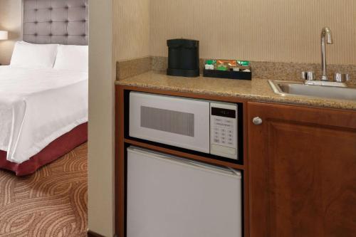 Dapur atau dapur kecil di Homewood Suites by Hilton - Oakland Waterfront
