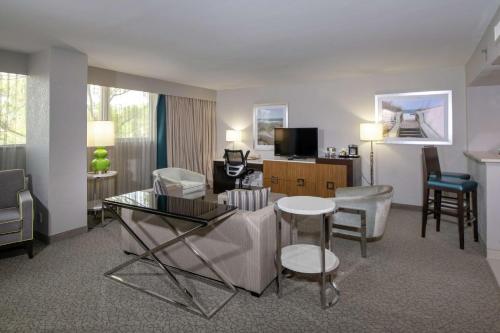 TV o dispositivi per l'intrattenimento presso DoubleTree by Hilton Hotel Jacksonville Airport