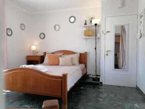 Acropolis Area Flat with Parthenon Views