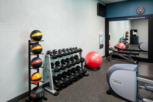 Hampton Inn & Suites St. Louis at Forest Park Image