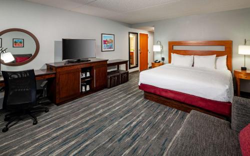 Hampton Inn & Suites St. Louis at Forest Park Image
