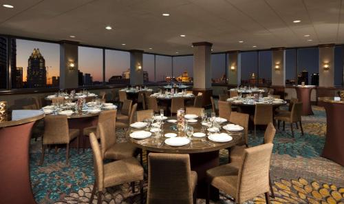 Hilton Garden Inn Austin Downtown-Convention Center Image