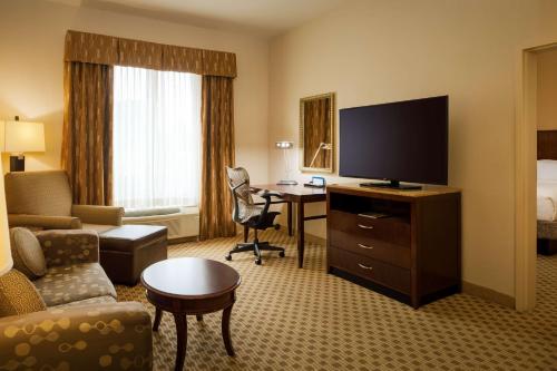 Hilton Garden Inn Cincinnati Blue Ash Image