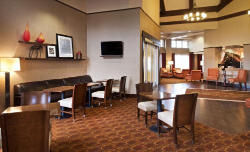 TV a/nebo společenská místnost v ubytování Hampton Inn & Suites N Ft Worth-Alliance Airport