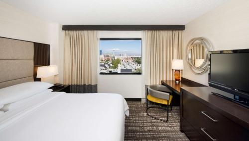 Embassy Suites by Hilton Las Vegas Image