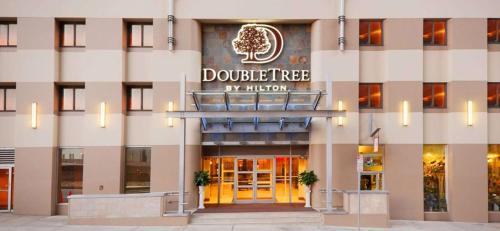a front view of a dolittle tree hotel at DoubleTree by Hilton Hotel & Suites Pittsburgh Downtown in Pittsburgh