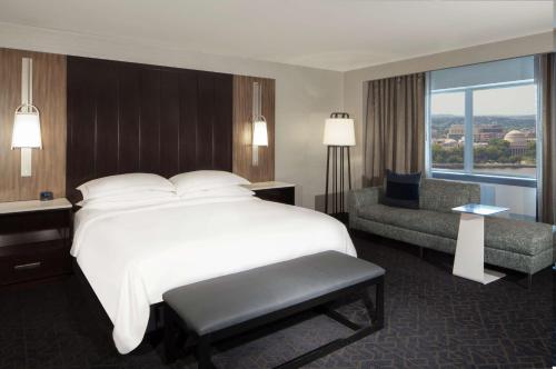 Hilton Boston Back Bay Image