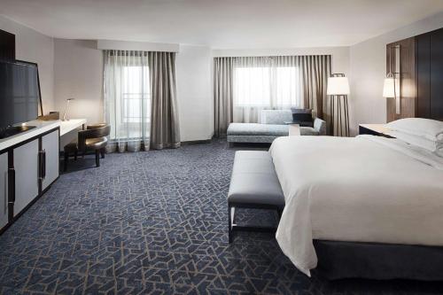 Hilton Boston Back Bay Image