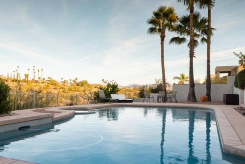 Kolam renang di atau dekat dengan The Views, Heated pool and spacious home