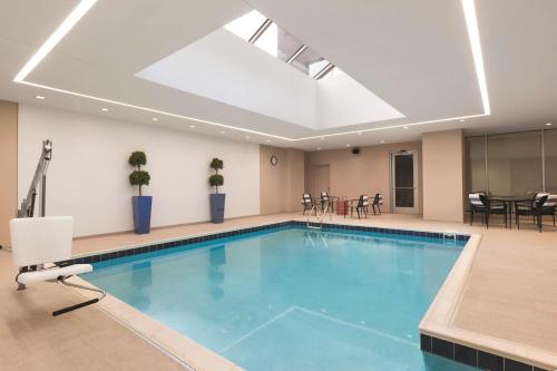 Homewood Suites by Hilton Washington DC Capitol-Navy Yard Image