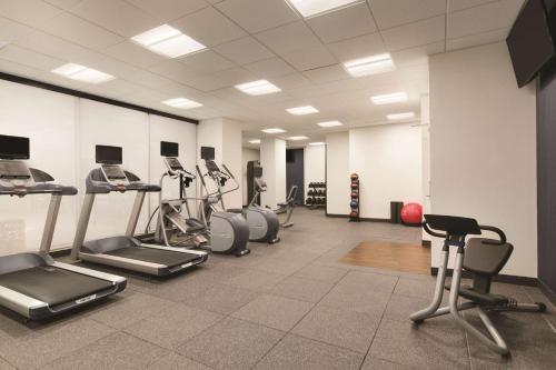 a gym with treadmills and elliptical machines at Homewood Suites by Hilton Washington DC Capitol-Navy Yard in Washington