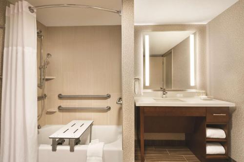 Homewood Suites by Hilton Washington DC Capitol-Navy Yard Image