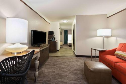 TV o dispositivi per l'intrattenimento presso Hilton Garden Inn Wilmington Mayfaire Town Center