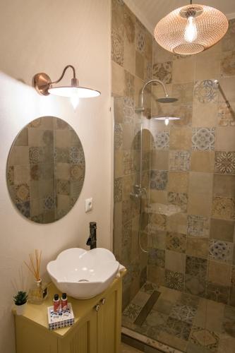 Ένα μπάνιο στο Hotel Vegas Negreni