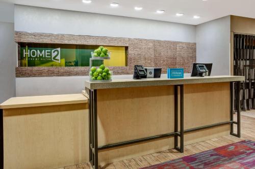 Area lobi atau resepsionis di Home2 Suites by Hilton San Antonio Downtown - Riverwalk, TX