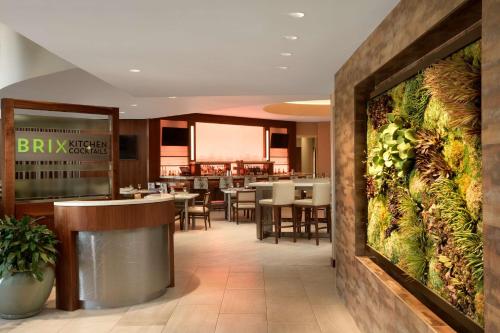 DoubleTree Suites by Hilton Phoenix Image