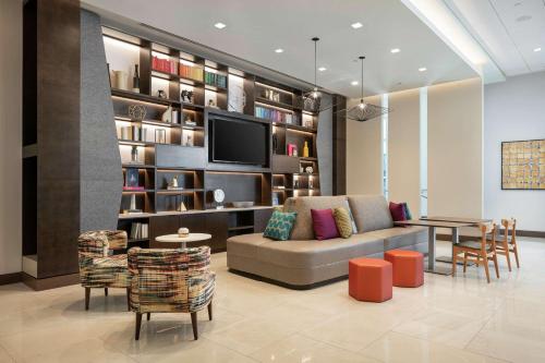 Home2 Suites By Hilton Denver Downtown Convention Center Image