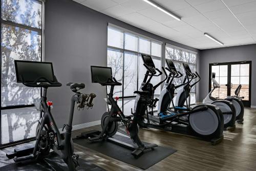 DoubleTree by Hilton Denver International Airport, CO Image