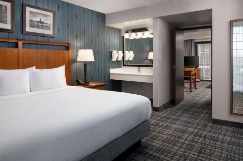 Embassy Suites by Hilton Austin Central Image
