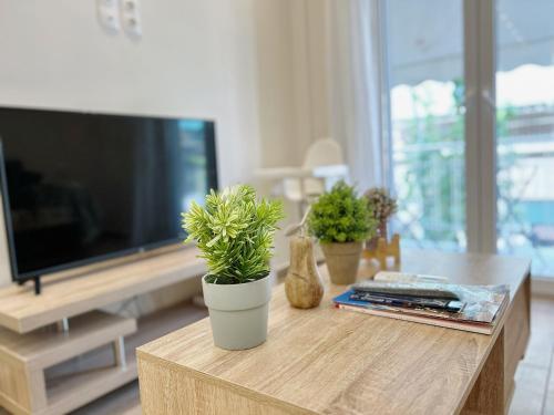near Acropolis new 2 bedrooms apt in Koukaki