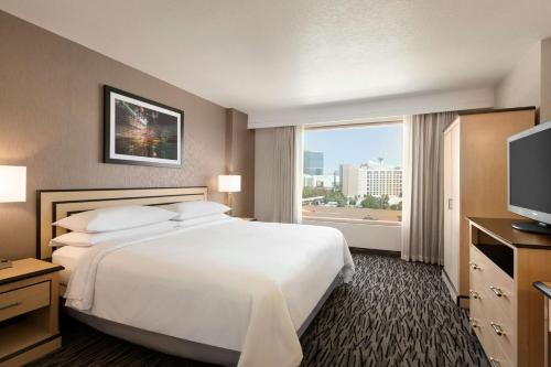 Embassy Suites by Hilton Convention Center Las Vegas Image
