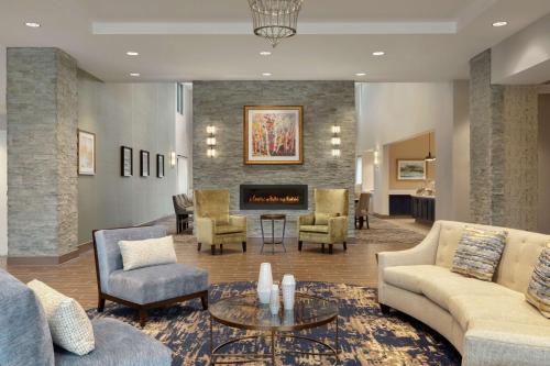 Posezení v ubytování Homewood Suites by Hilton Albany Crossgates Mall