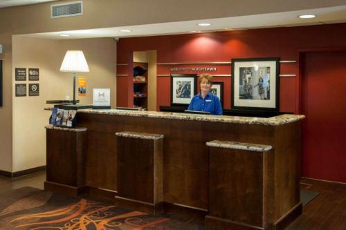 Hampton Inn & Suites Watertown – Photos 2