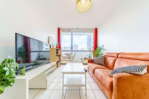Atypical apartment with balcony & interior stairs Villeurbanne