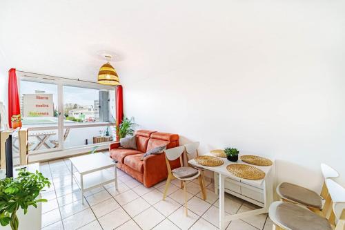 Photo de la galerie de l'établissement Atypical apartment with balcony & interior stairs Villeurbanne, à Villeurbanne