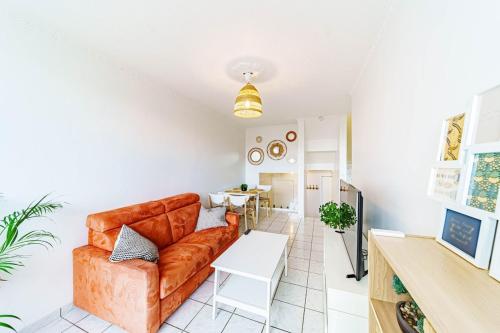 Photo de la galerie de l'établissement Atypical apartment with balcony & interior stairs Villeurbanne, à Villeurbanne