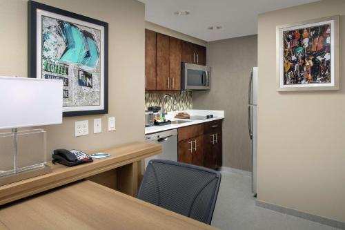 Homewood Suites by Hilton Austin Downtown Image