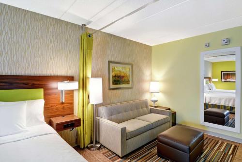 Postel nebo postele na pokoji v ubytování Home2 Suites By Hilton Dickson City Scranton