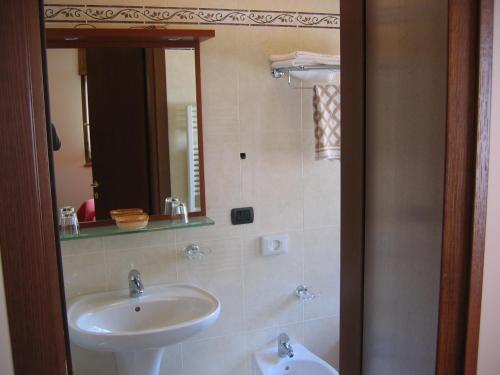 Kylpyhuone majoituspaikassa Albergo Esposito