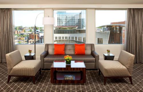 Hilton Nashville Downtown Image