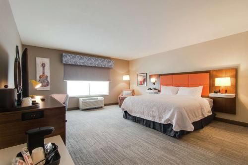 Hampton Inn & Suites by Hilton Nashville North Skyline Image