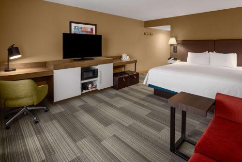 Телевизор и/или развлекательный центр в Hampton Inn & Suites Banning/Beaumont