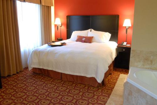 Кровать или кровати в номере Hampton Inn & Suites Banning/Beaumont